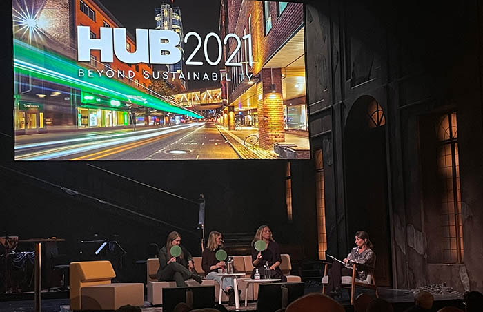 Panel med gröna skyltar på HUB2021